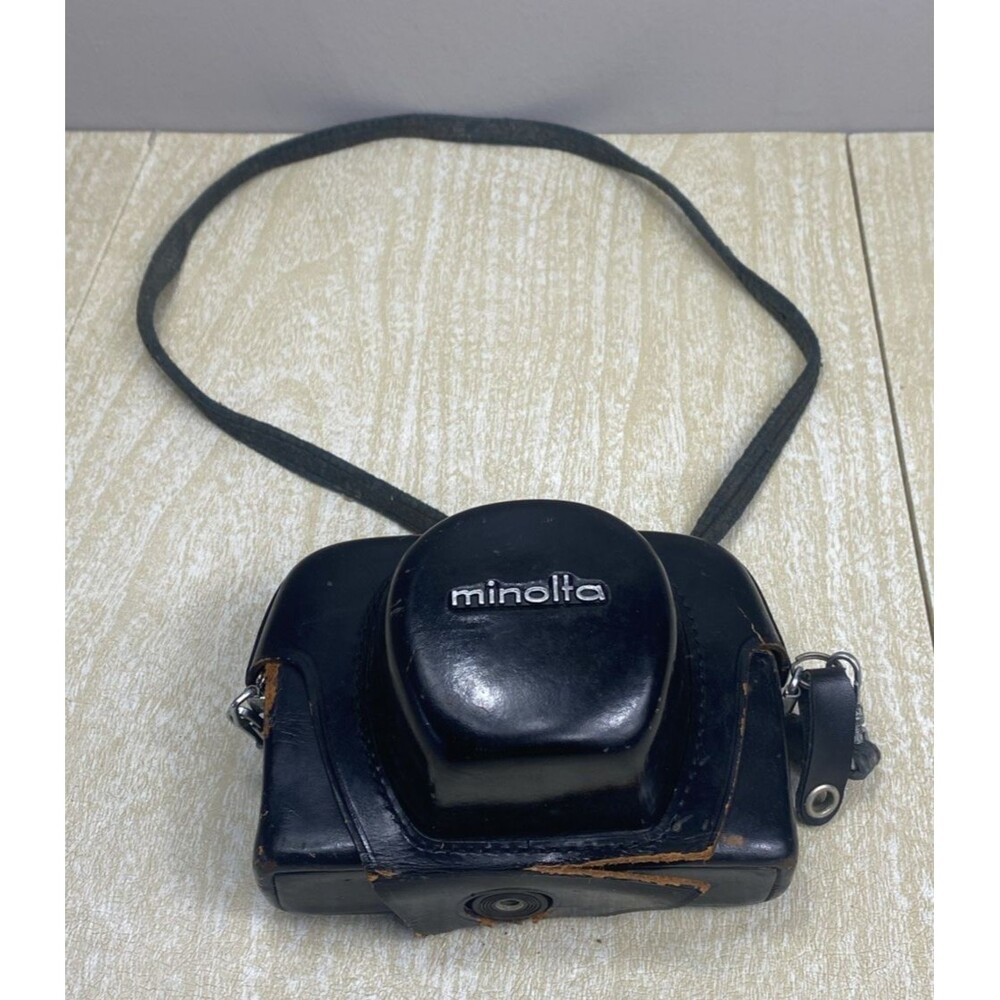 Minolta Hi-Matic 7s Camera w/Milnolta Leather Case & Seiko Lens - UNTESTED AS/IS - Picture 2 of 16